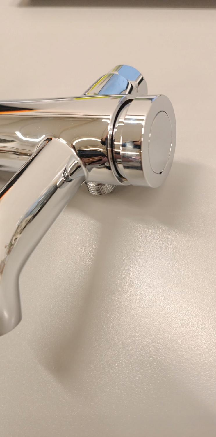Bateria wannowa ścienna GROHE Essence 1-uchwyt. 2-otworowa mosiężna chrom
