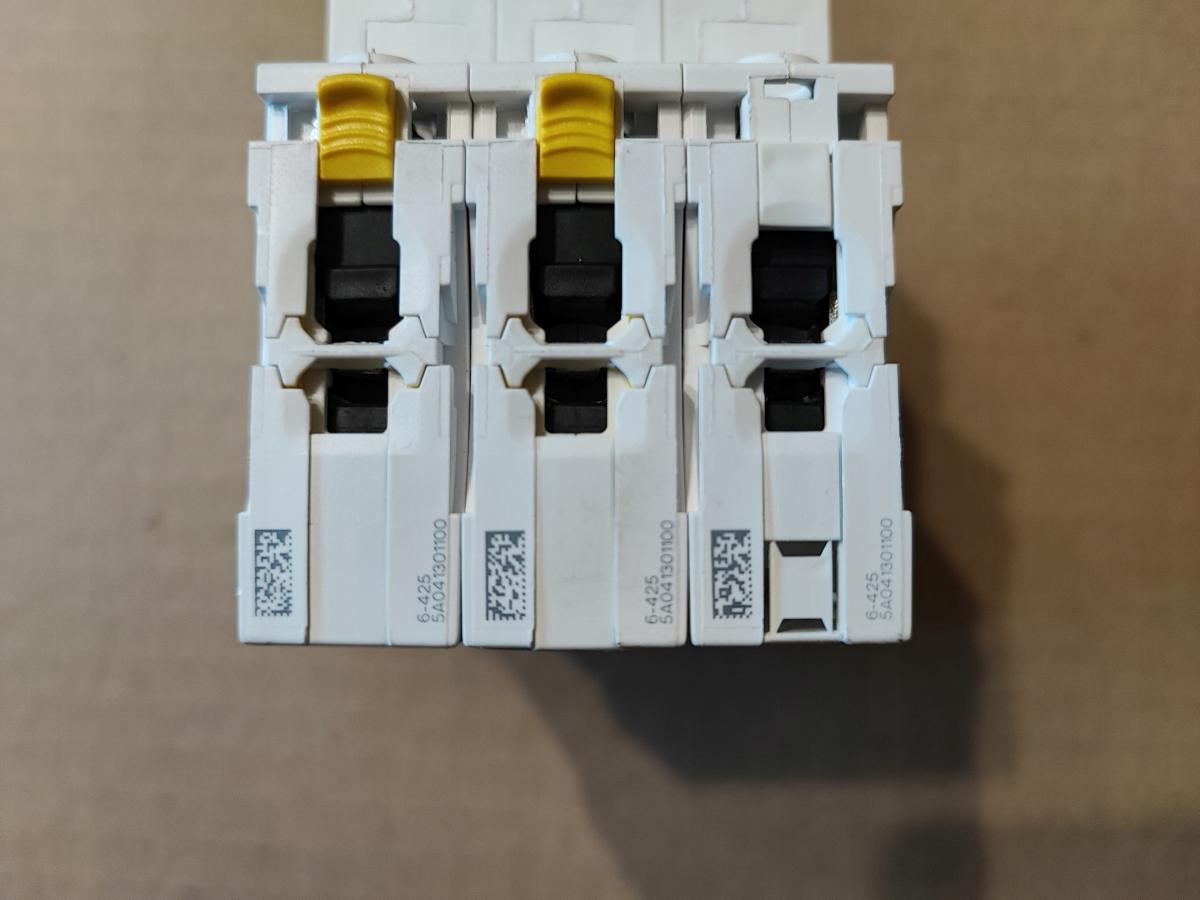 SCHNEIDER ELECTRIC Wyłącznik nadprądowy iC60H-C4-3 C 4A 3-biegunowy