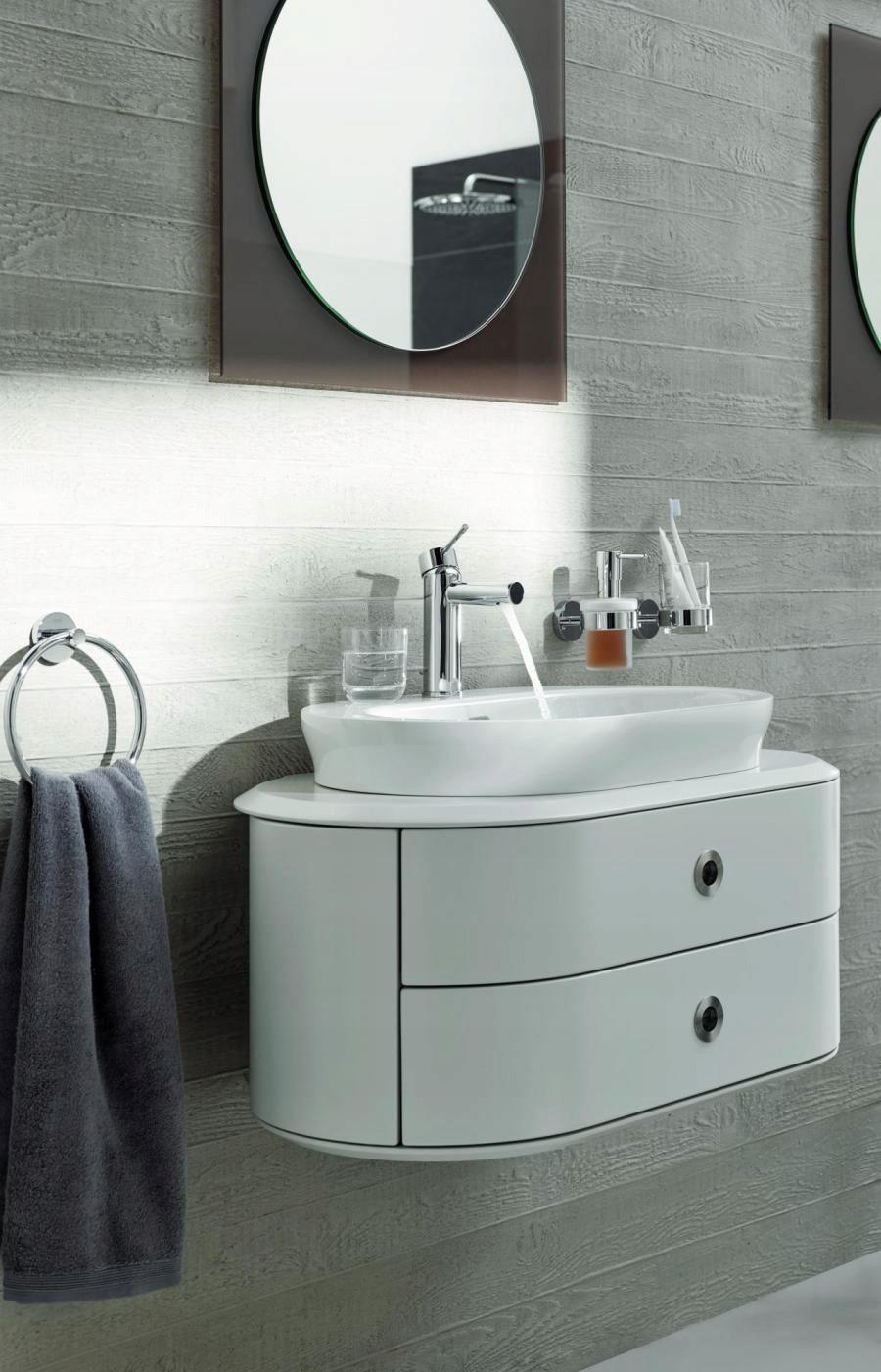 Bateria umywalkowa stojąca GROHE Essence 1otw mosiężna chrom z obrotową wyl