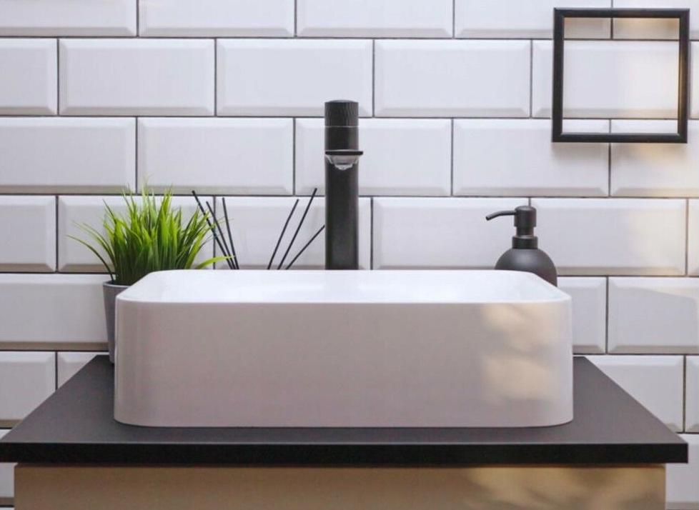 DECOR BLACK Bateria umywalkowa stojąca, nablatowa, wysoka