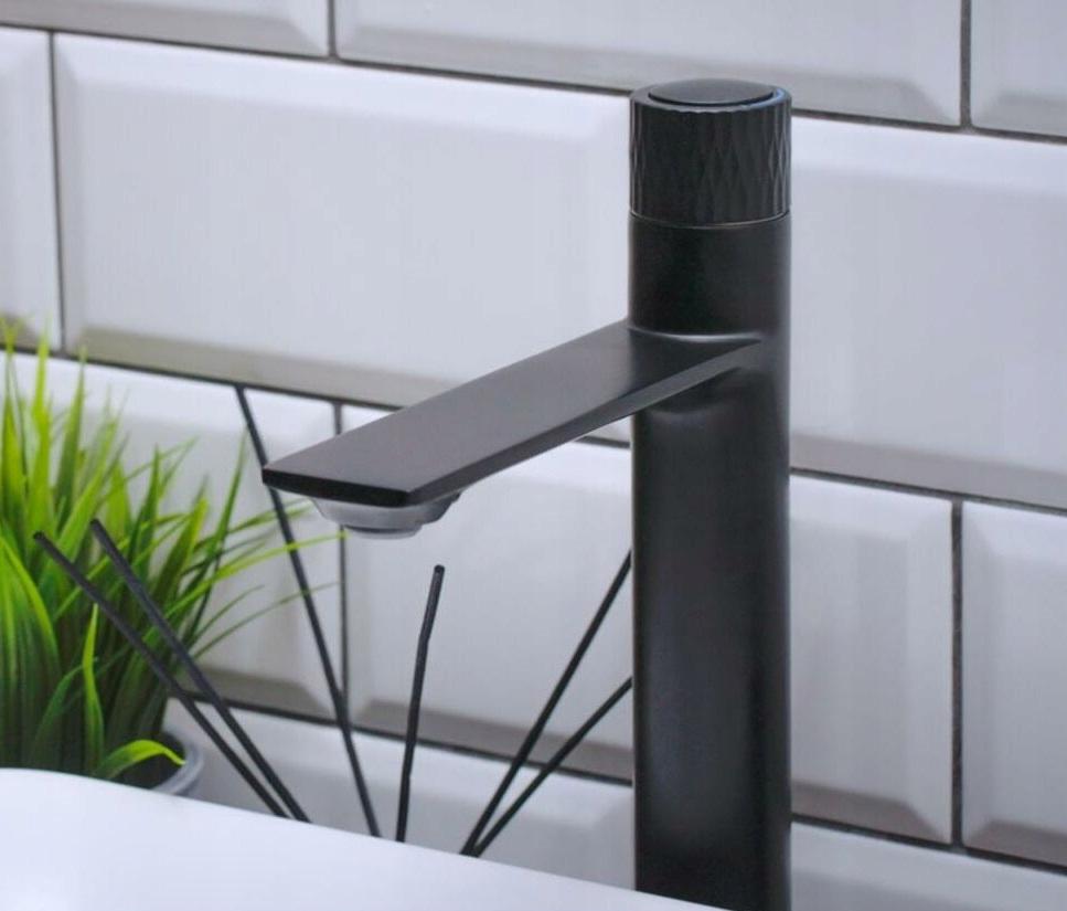 DECOR BLACK Bateria umywalkowa stojąca, nablatowa, wysoka