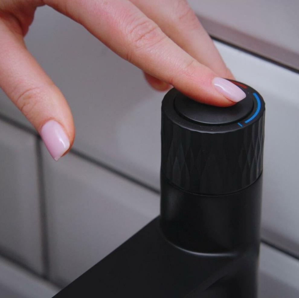 DECOR BLACK Bateria umywalkowa stojąca, nablatowa, wysoka