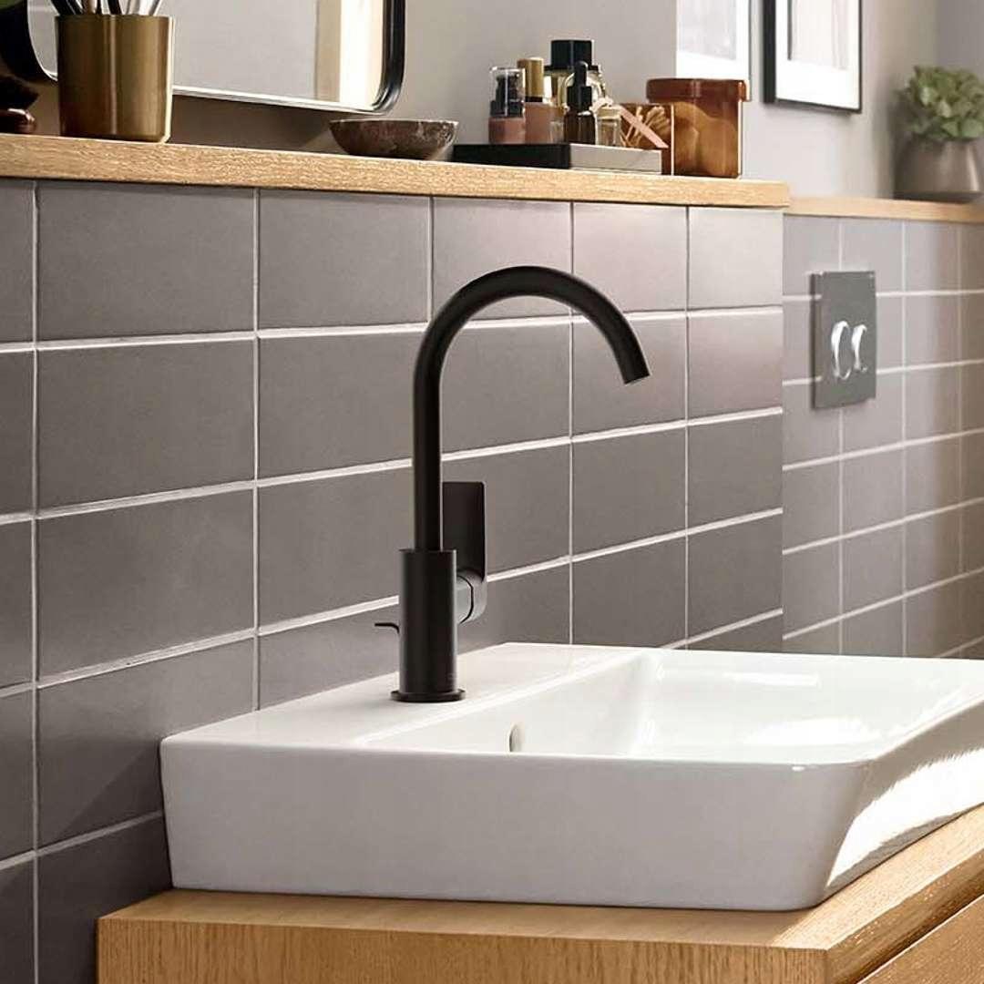 Bateria umywalkowa stojąca HANSGROHE REBRIS E 240 1-uchwyt. 1-otw. chrom