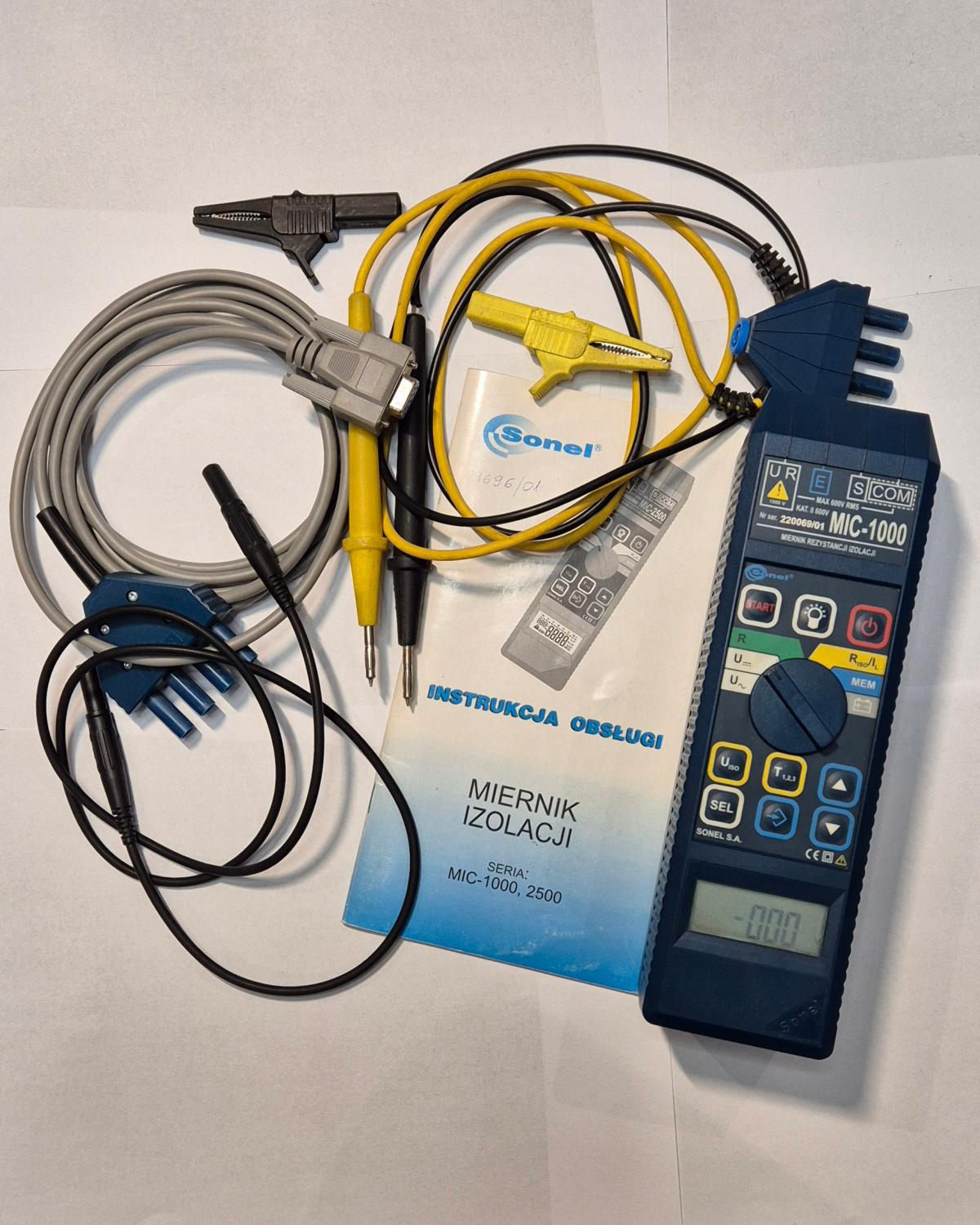 CMP-2000 Cyfrowy miernik cęgowy z Certyfikatem Kalibracji