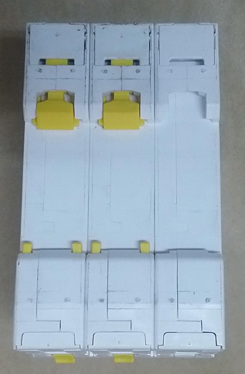 SCHNEIDER ELECTRIC Wyłącznik nadprądowy iC60H-C32-3 C 32A 3-biegunowy