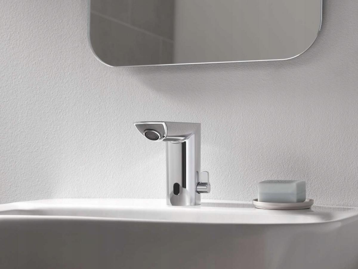 Bateria umywalkowa elektroniczna Grohe Bau Cosmopolitan E, na podczerwień 1