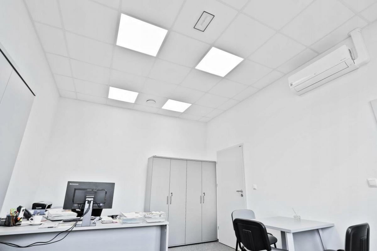 LEDVANCE Panel LED COMPACT 600 V 33W 830 IP40