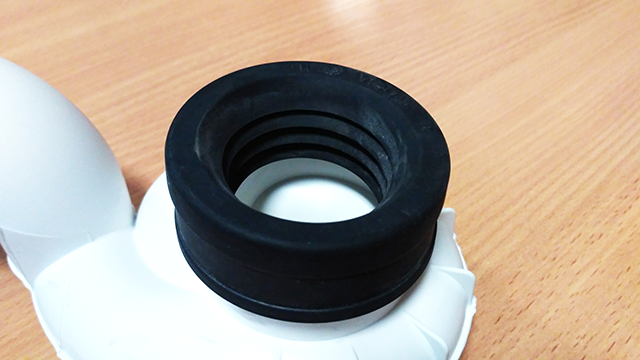 Syfon pisuarowy pionowy, tworzywo sztuczne / biały