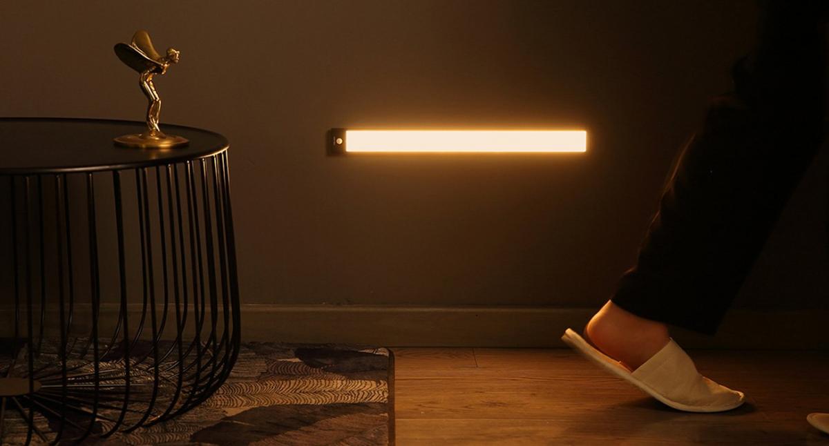 Oprawa meblowa LED do szaf, 200mm, 4000K, light sensor + pir, ładowanie 750