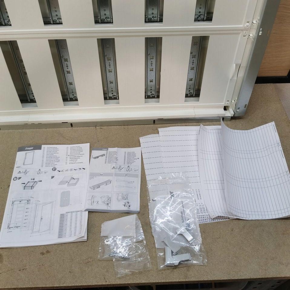 HAGER Rozdzielnica kompletna 180M IP30 II kl p/t