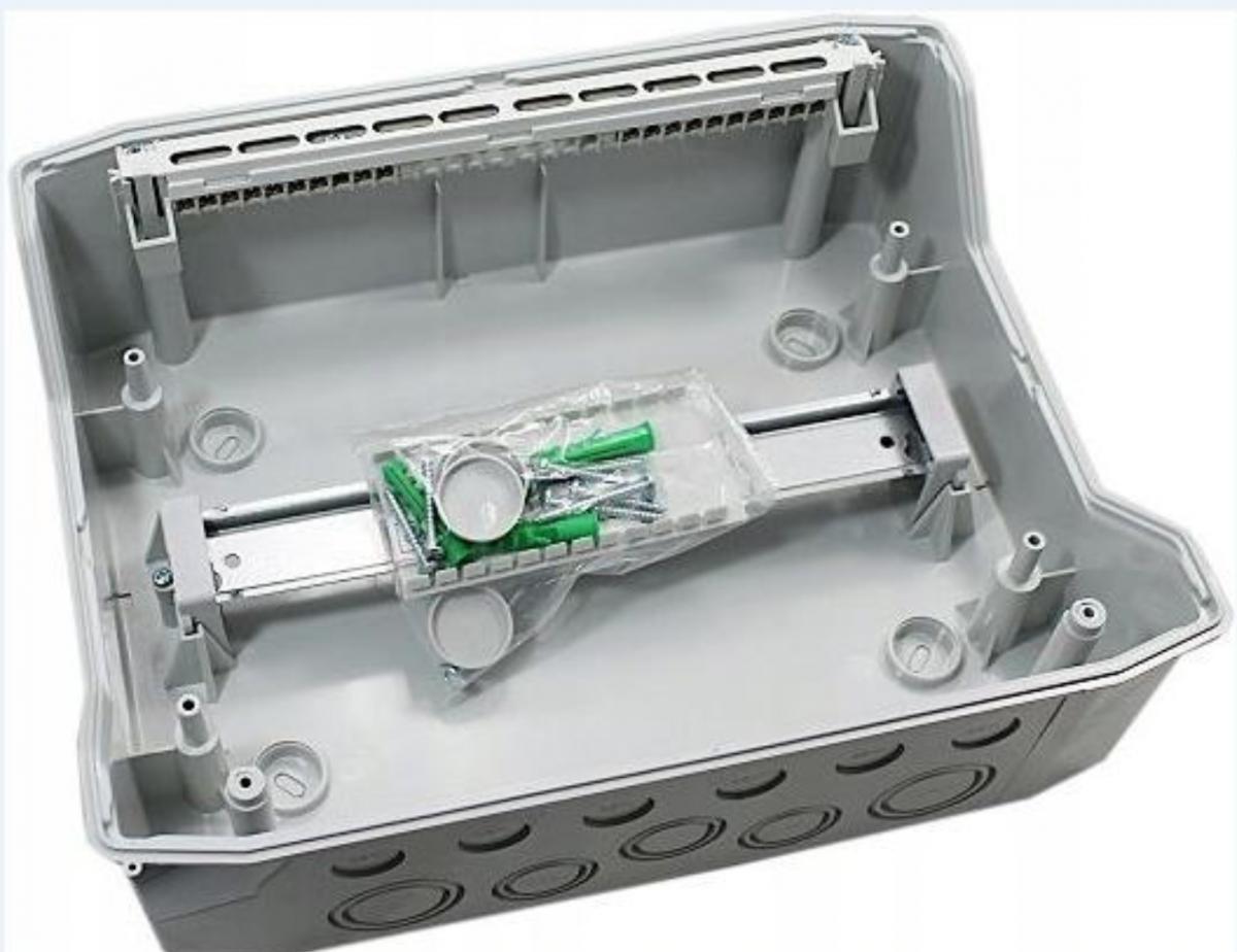 Rozdzielnica natynkowa ECH-12PT 12 modułów drzwi transparentne IP65 1500V D