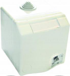 Gniazdo nadtynkowe przelotowe zabudowane seria Design 16A 3P+Z+N 400V IP44